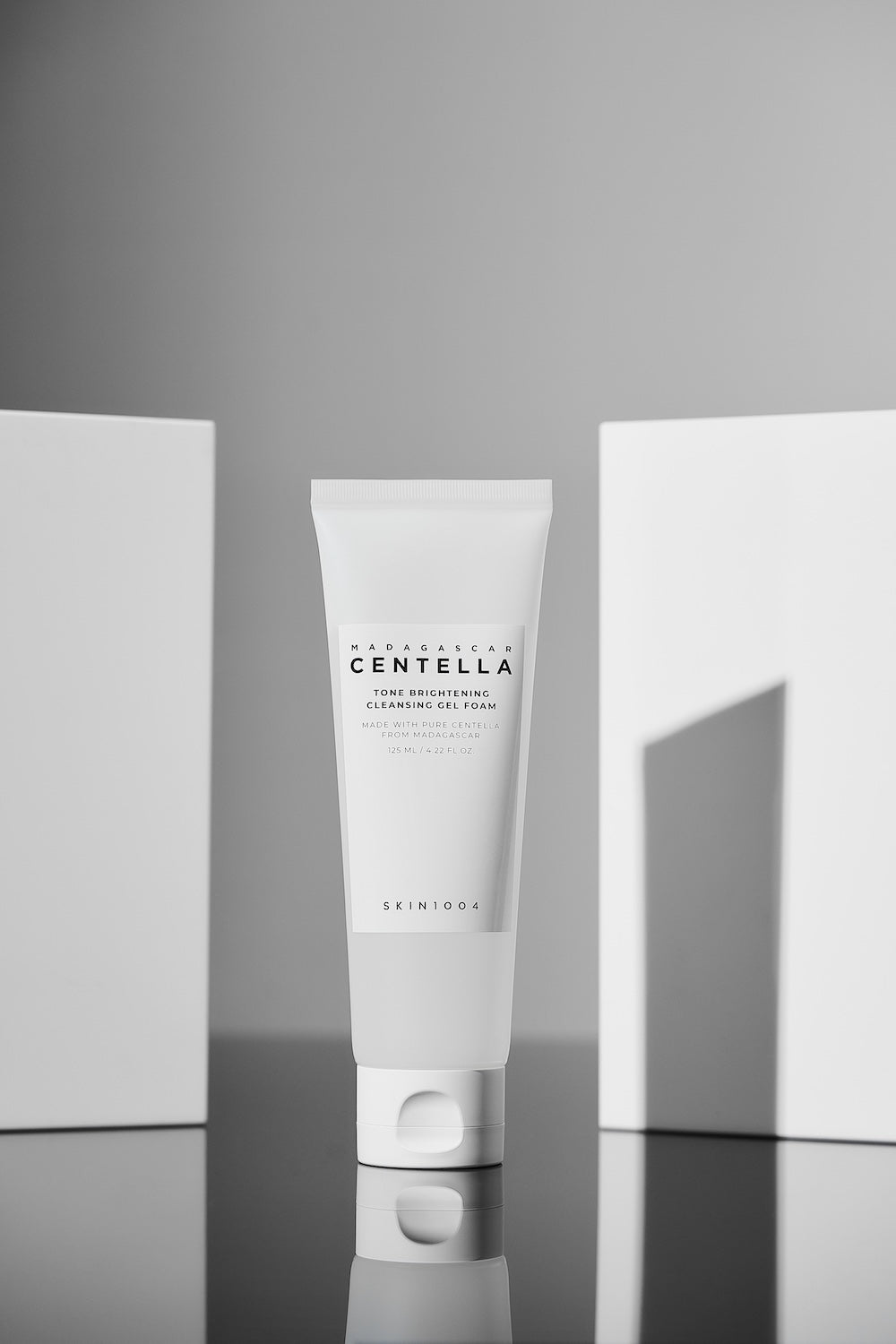 Skin1004 – Madagascar Centella Tone Brightening Cleansing Gel Foam 125 ml